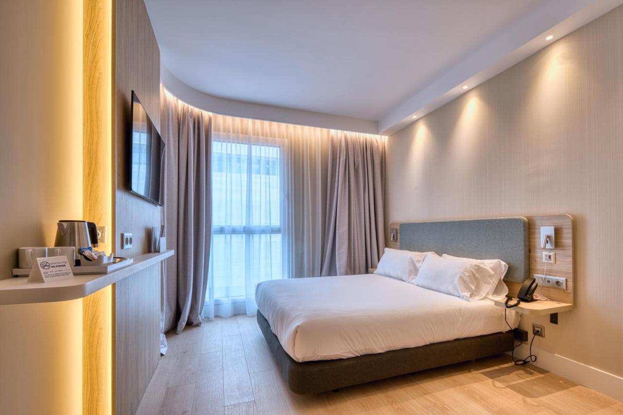 Holiday Inn Express - Madrid - Airport By Ihg Exterior photo